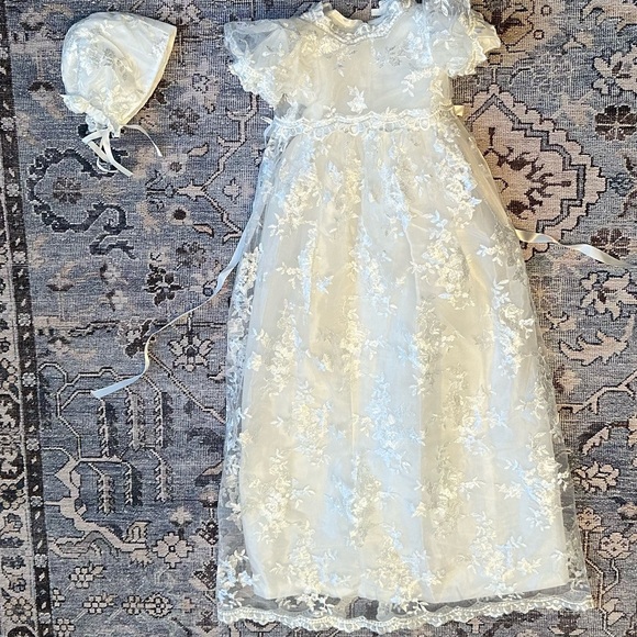 White lace baby christening gown + bonnet, vintage style detailing - Picture 6 of 6